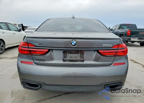 2018 BMW 750 Xi z USA, uszkodzony, nr VIN WBA7F2C55JG423615